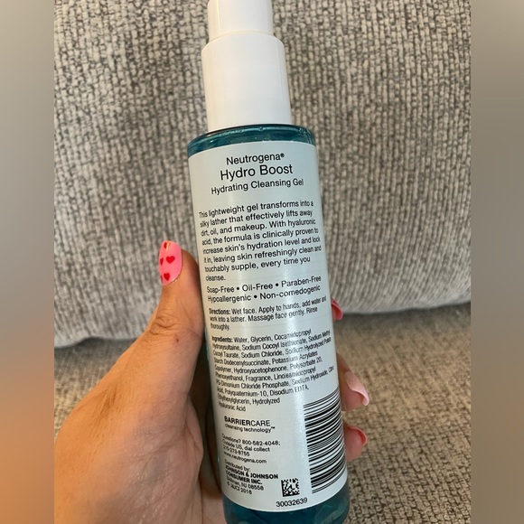 Neutrogena Hydro Boost Hydrating Cleansing Gel NEW Full size - Picture 3 of 3